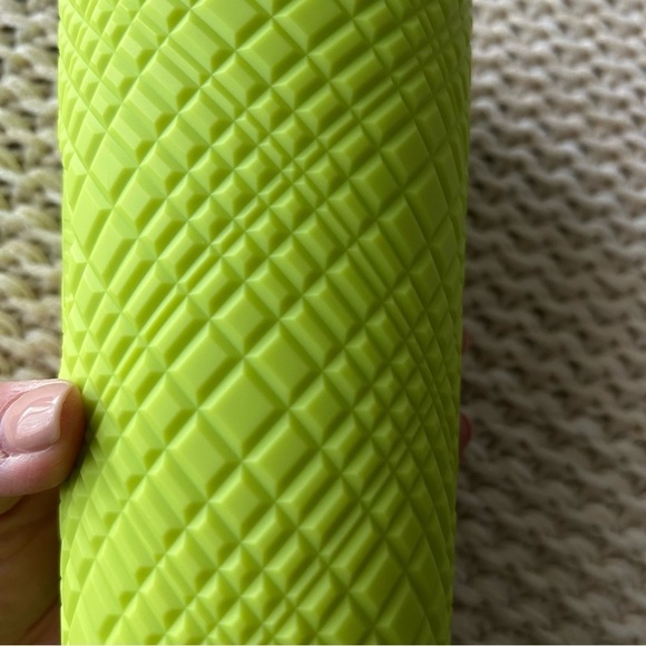 Starbucks 2023 LATAM Mexico Neon Green Venti Tumbler Cup - Picture 6 of 8